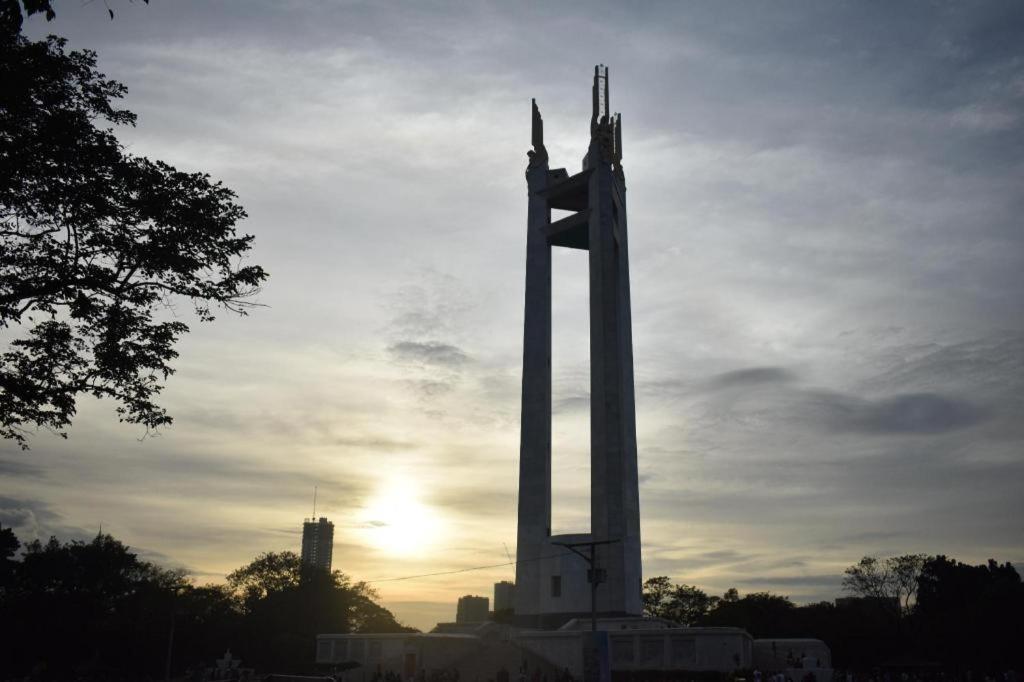 Vista Hotel Cubao Quezon City Kültér fotó