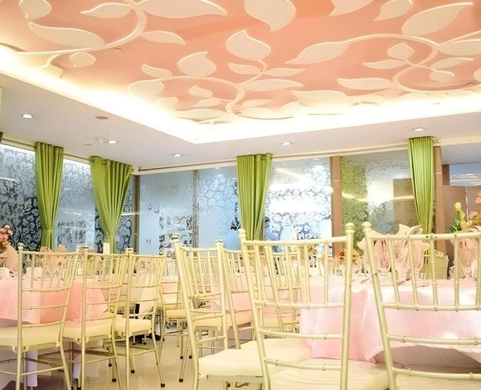 Vista Hotel Cubao Quezon City Kültér fotó