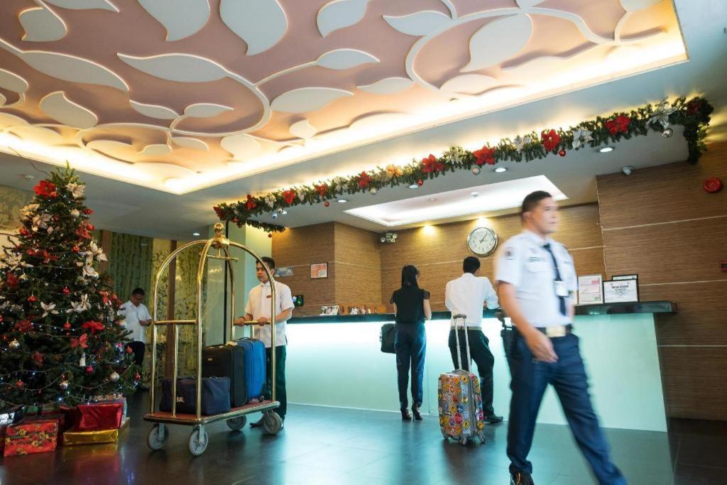 Vista Hotel Cubao Quezon City Kültér fotó